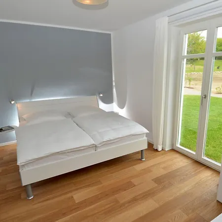 Doerphus Am Bodden - Wg 02 * Groß Zicker